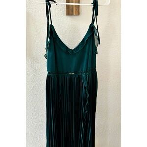 Never a Dull Moment Emerald Green Tie-Strap Pleated Midi Dress